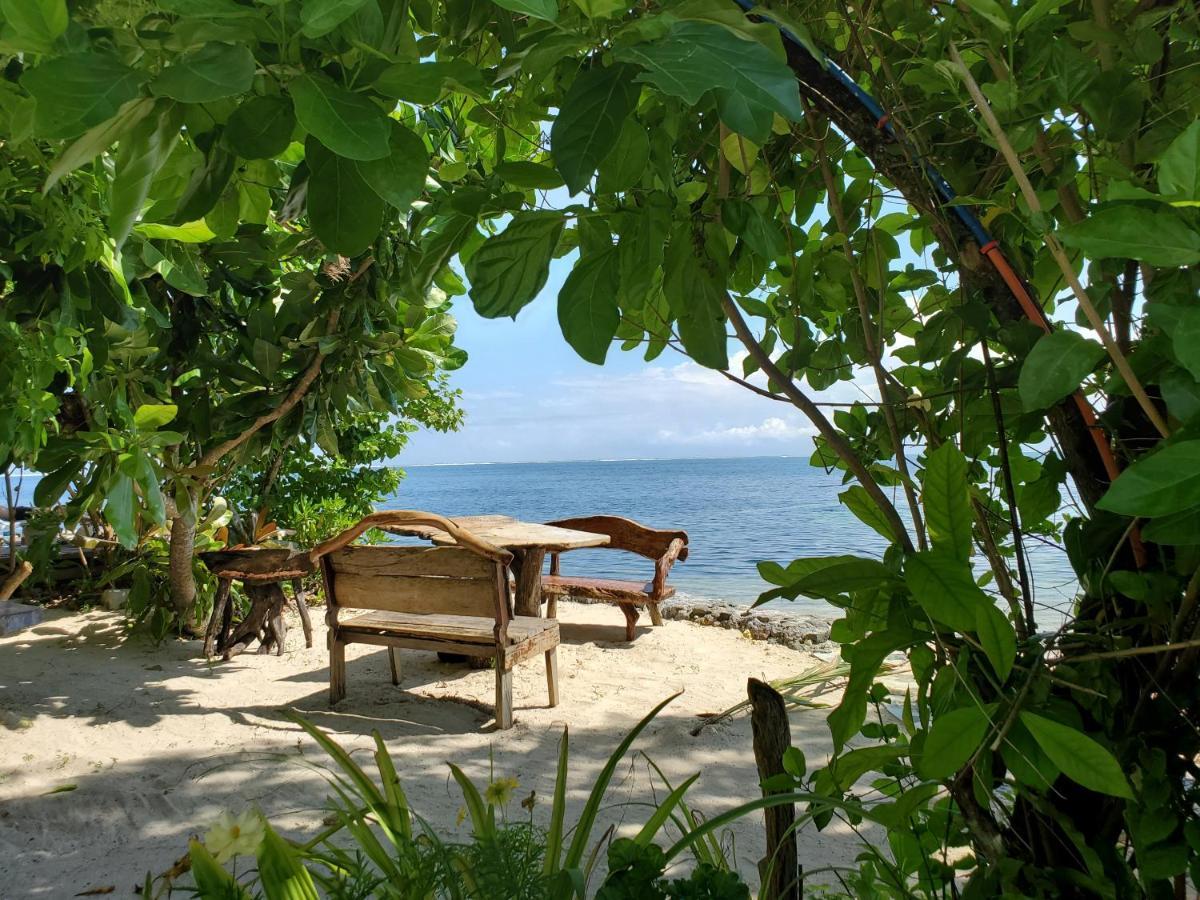 Patrick'S On The Beach Resort General Luna  Eksteriør billede